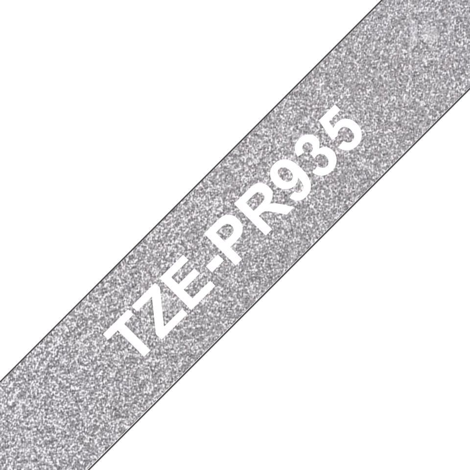 TZEPR935 WHITE ON GLITTER SLVR 1/2IN TAPE