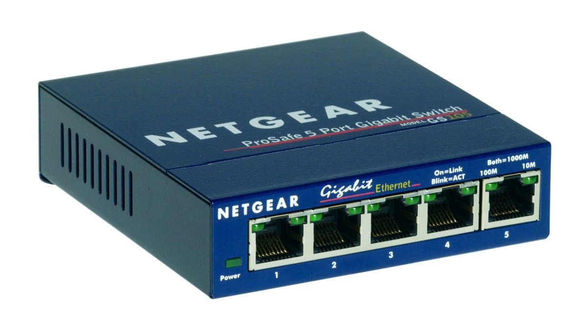Netgear GS105, 5-Port Gigabit Switch, Full Duplex, Auto-Sensing